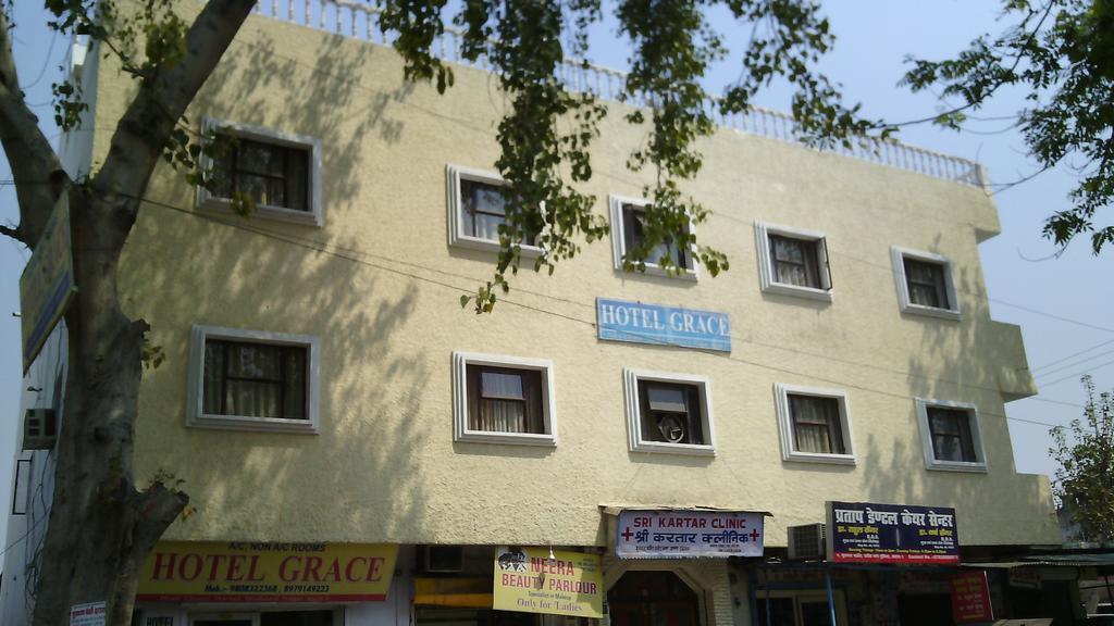 Hotel Grace Agra Kültér fotó